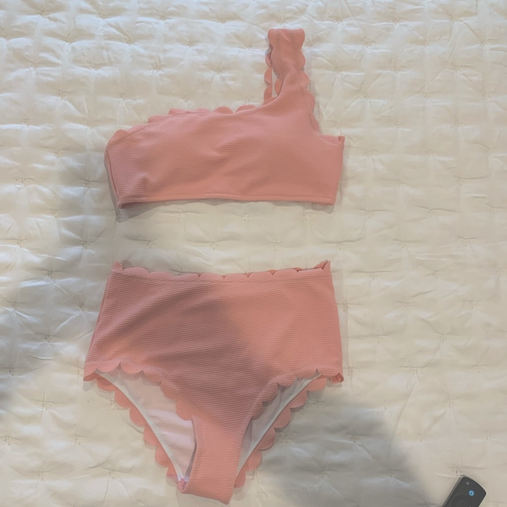One shoulder scallop bathing suit